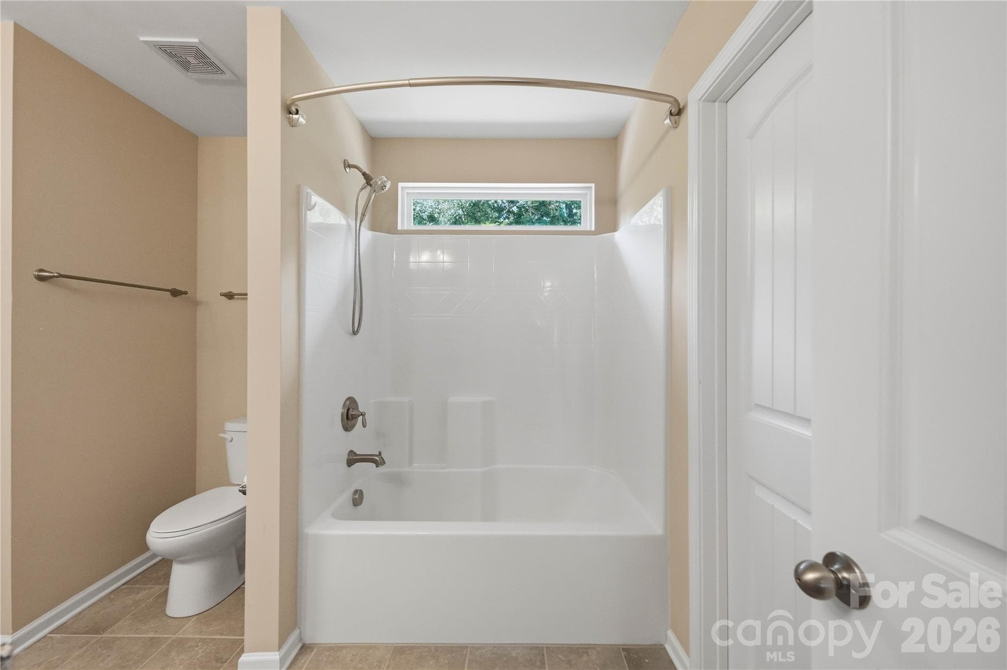 Single Family Residence at 10817 Bere Island Drive, Charlotte, photo 26 of 47