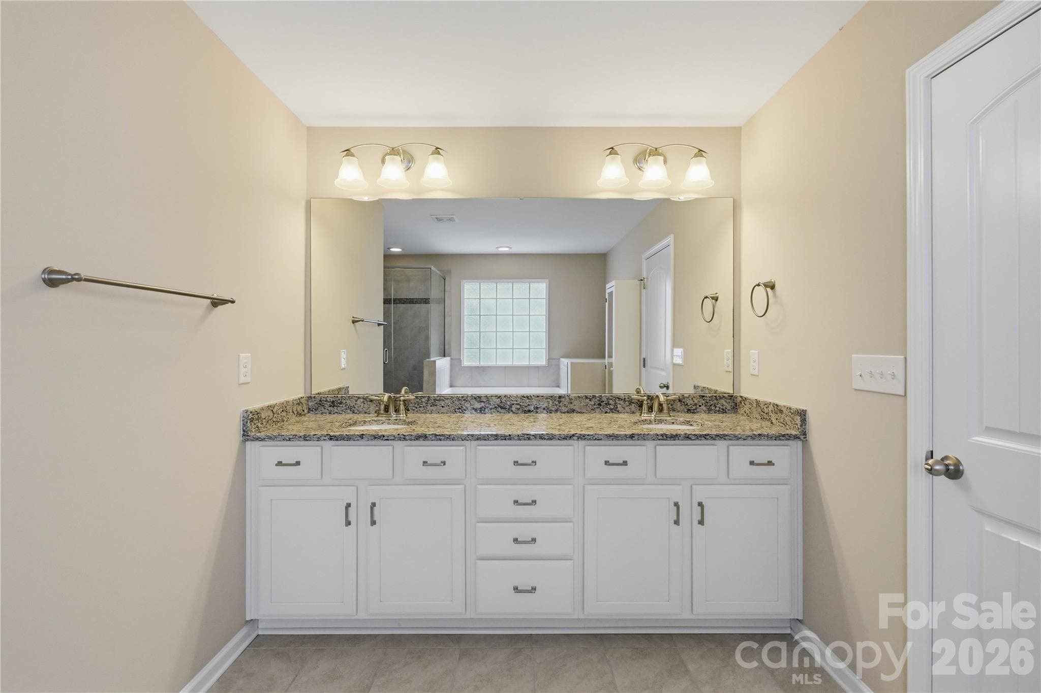 Single Family Residence at 10817 Bere Island Drive, Charlotte, photo 37 of 47