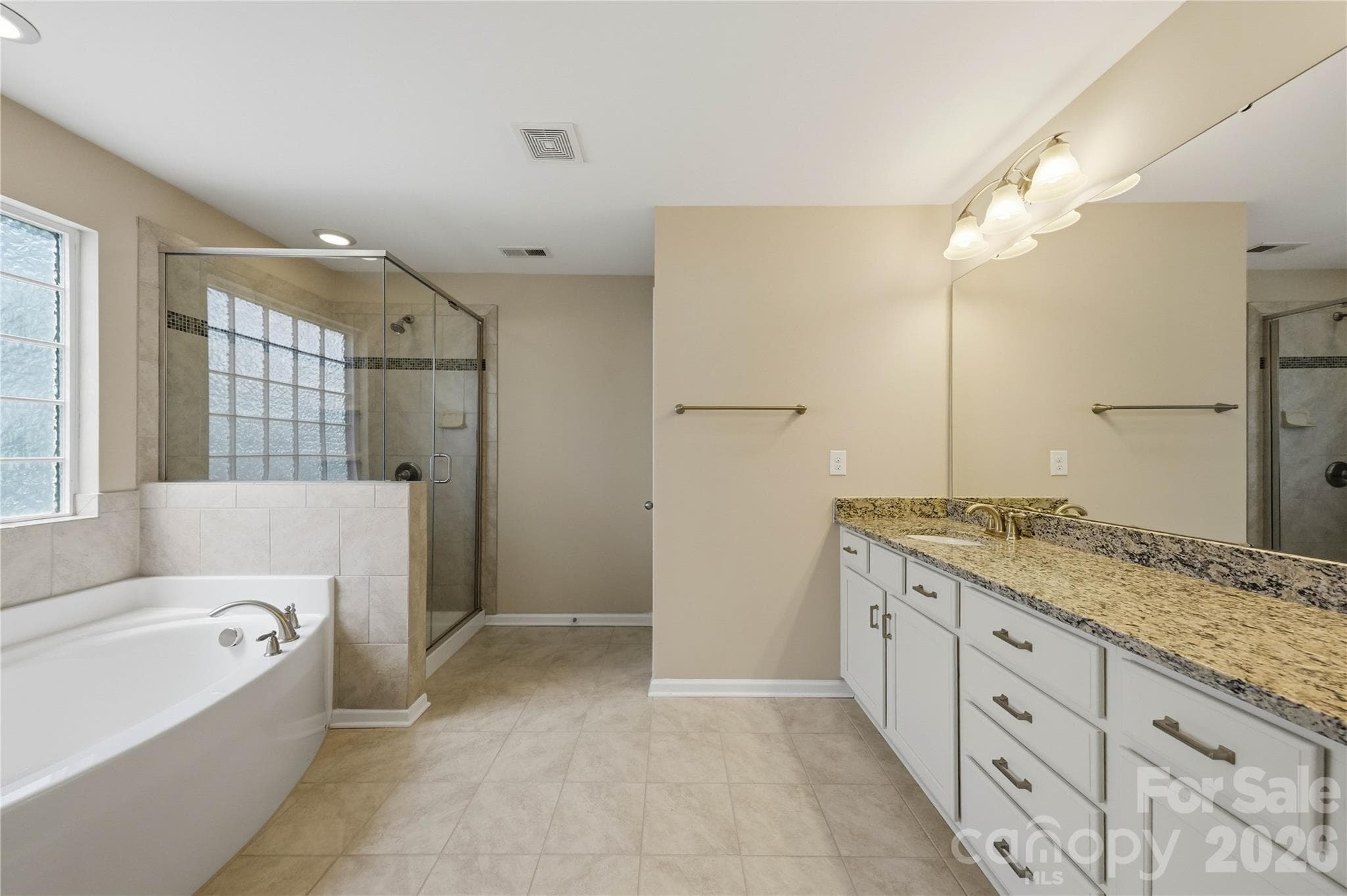 Single Family Residence at 10817 Bere Island Drive, Charlotte, photo 38 of 47