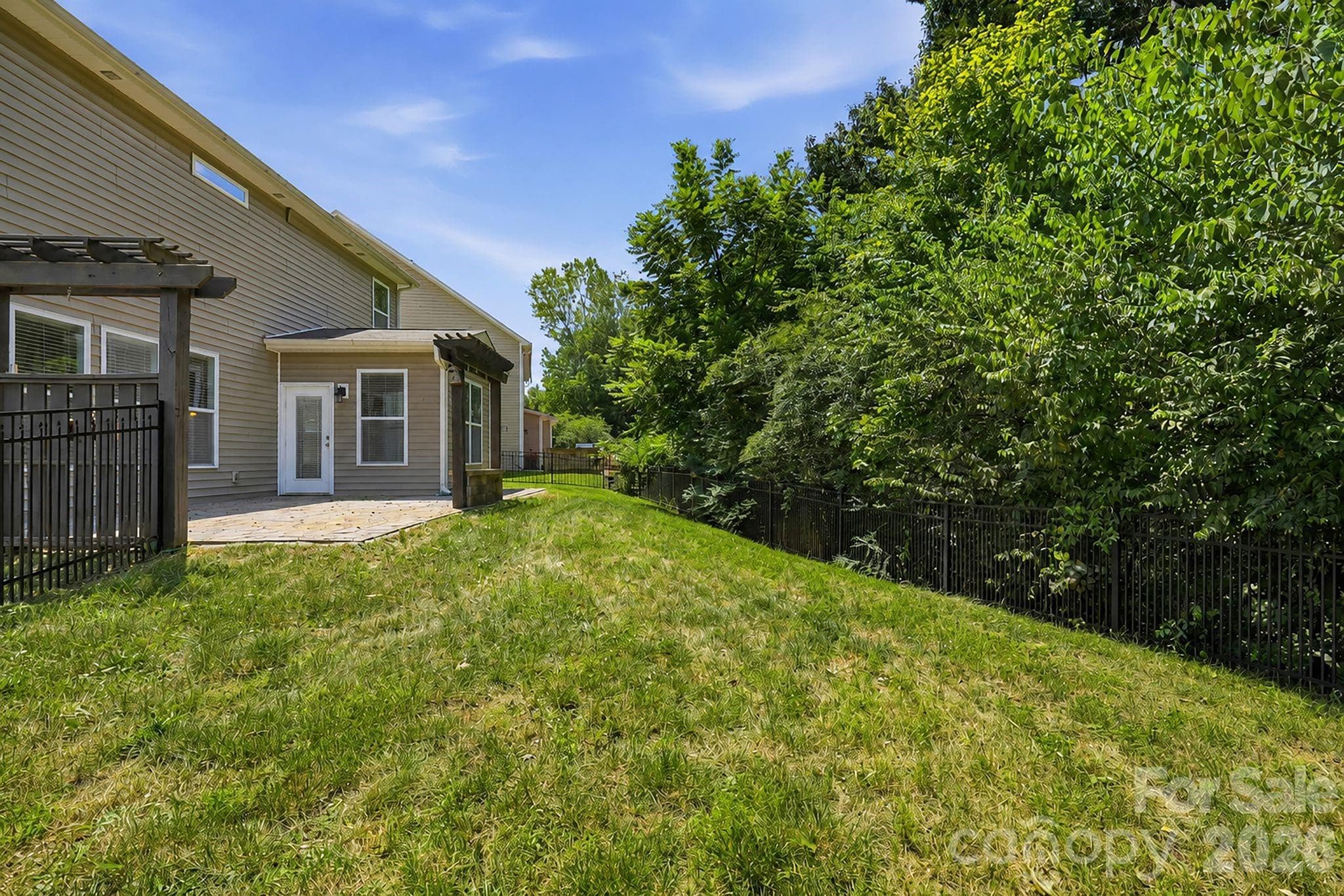 Single Family Residence at 10817 Bere Island Drive, Charlotte, photo 43 of 47