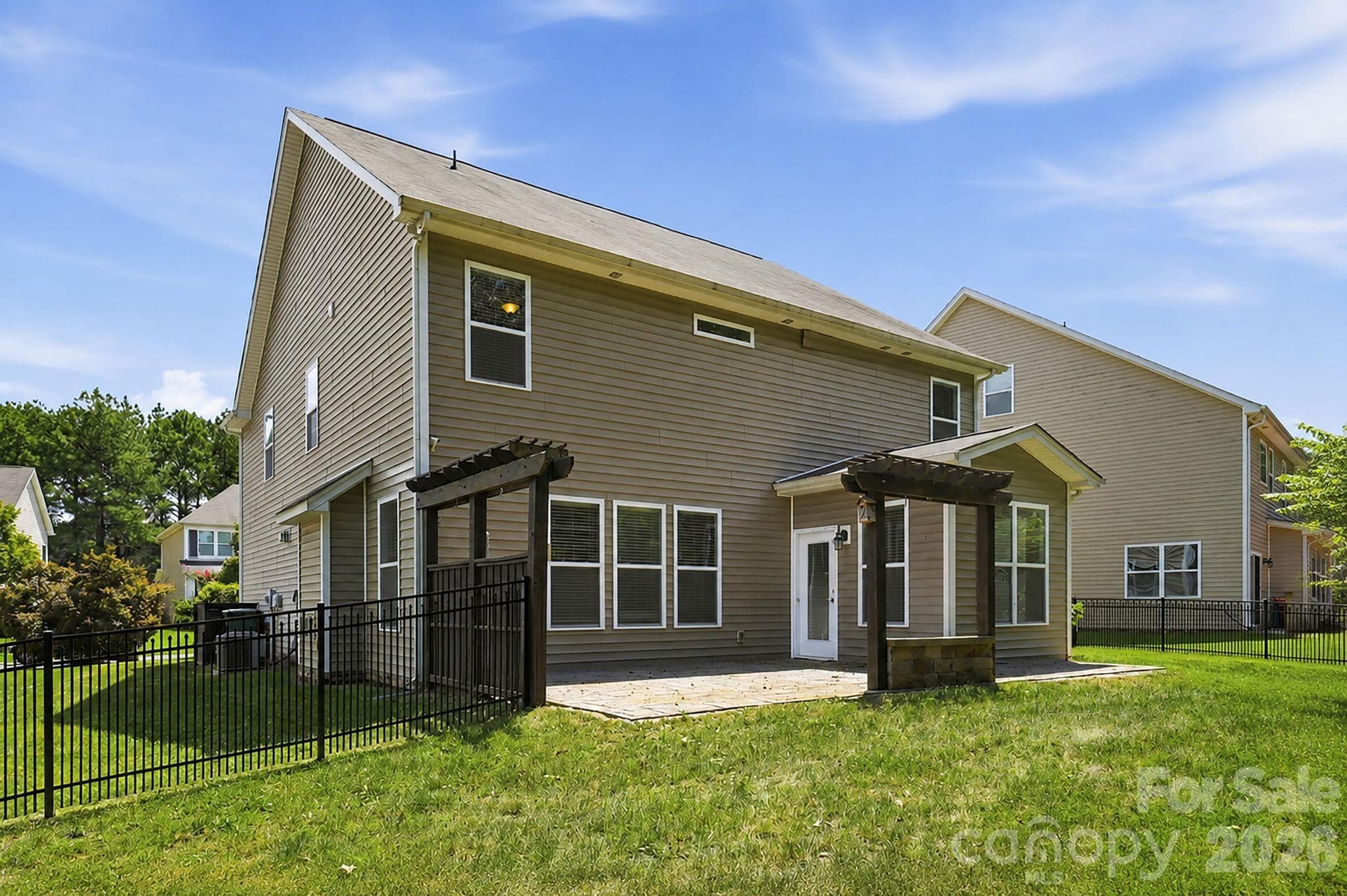 Single Family Residence at 10817 Bere Island Drive, Charlotte, photo 44 of 47