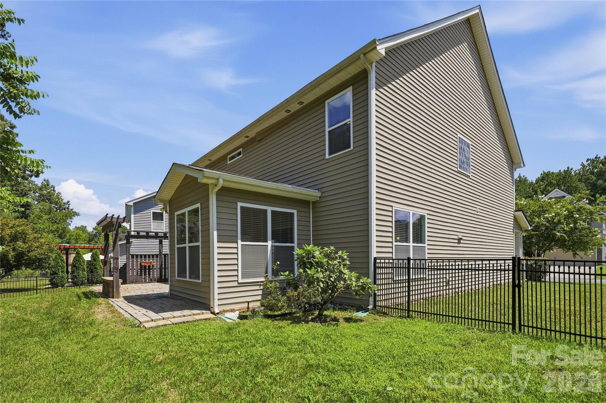 Single Family Residence at 10817 Bere Island Drive, Charlotte, photo 45 of 47