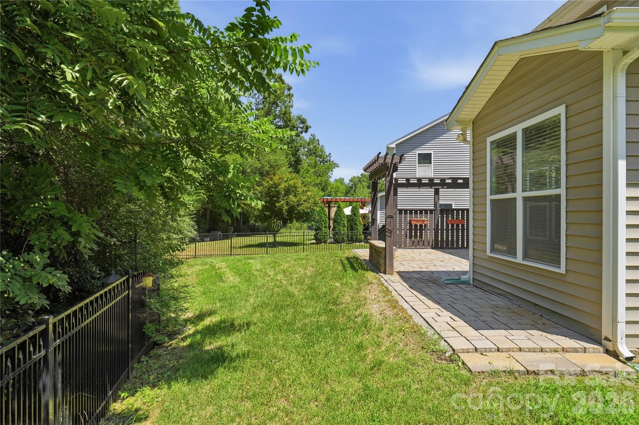 Single Family Residence at 10817 Bere Island Drive, Charlotte, photo 46 of 47