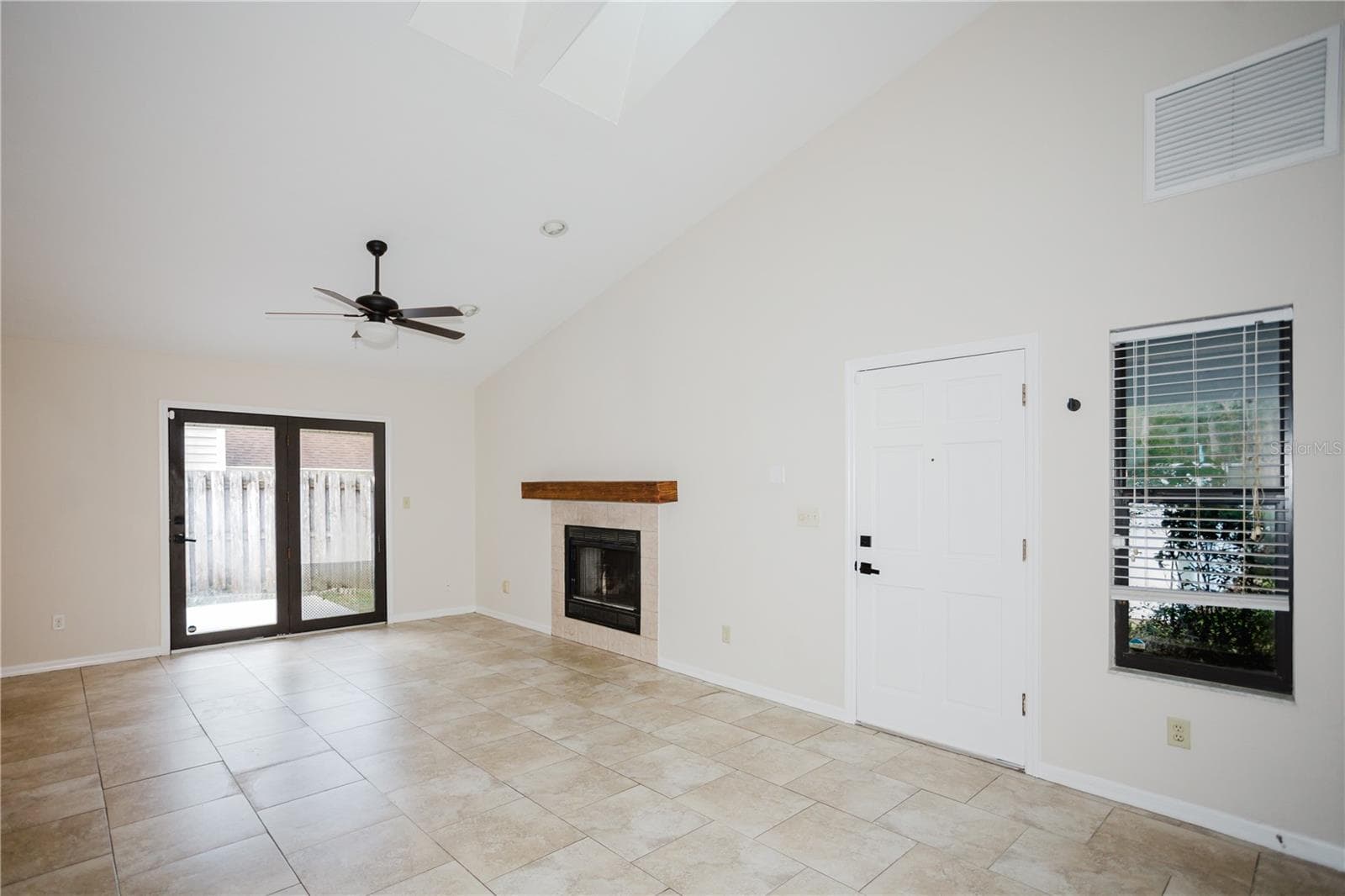 Single Family Residence at 3915 NW 7TH PL, GAINESVILLE, photo 6 of 16