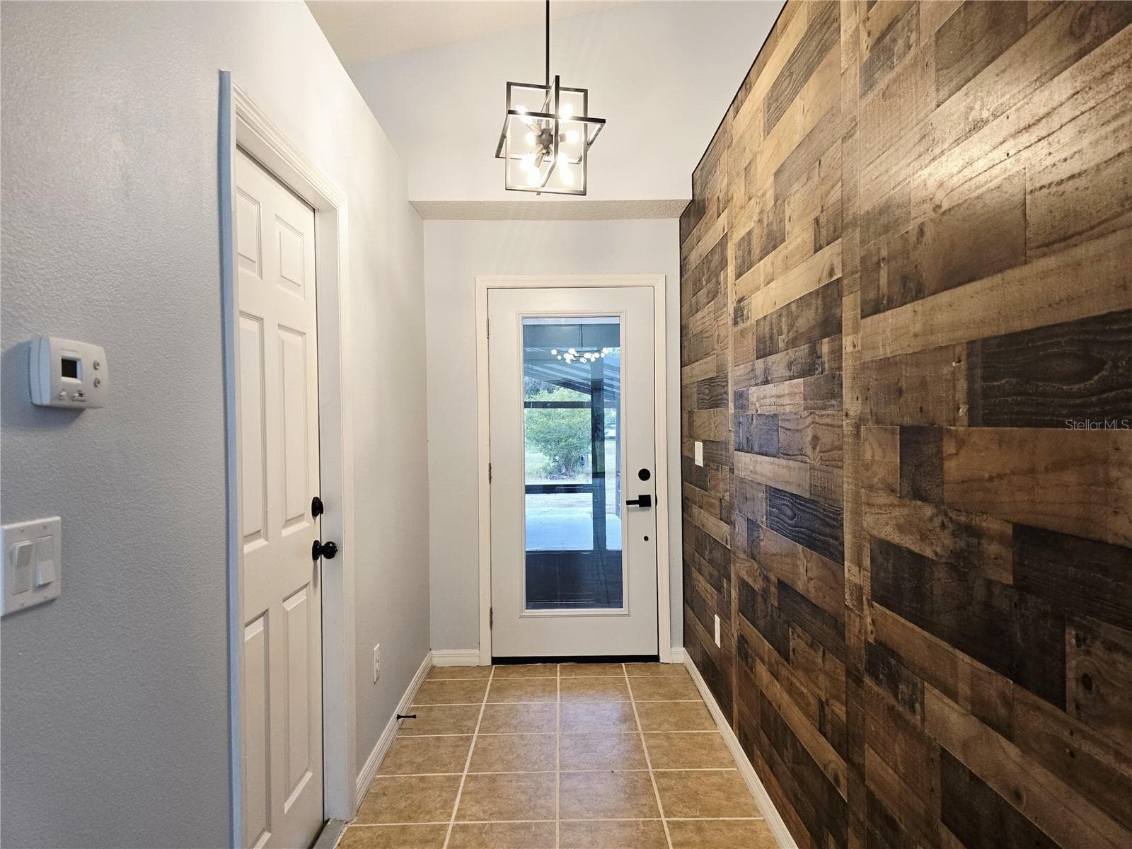 Single Family Residence at 531 1ST AVE, ALTAMONTE SPRINGS, photo 6 of 35