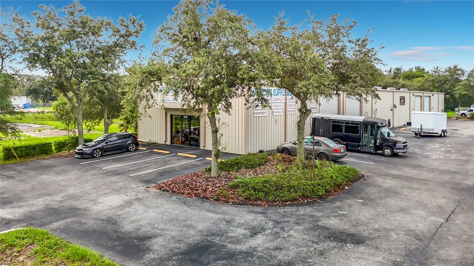 Warehouse at 11918 MANCINI WAY, NEW PORT RICHEY, photo 15 of 25