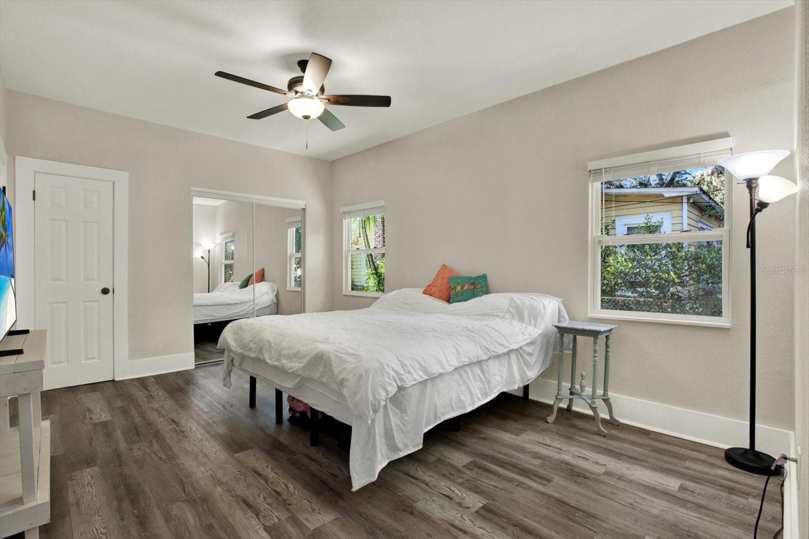Single Family Residence at 1945 OVERBROOK AVE, CLEARWATER, photo 6 of 12