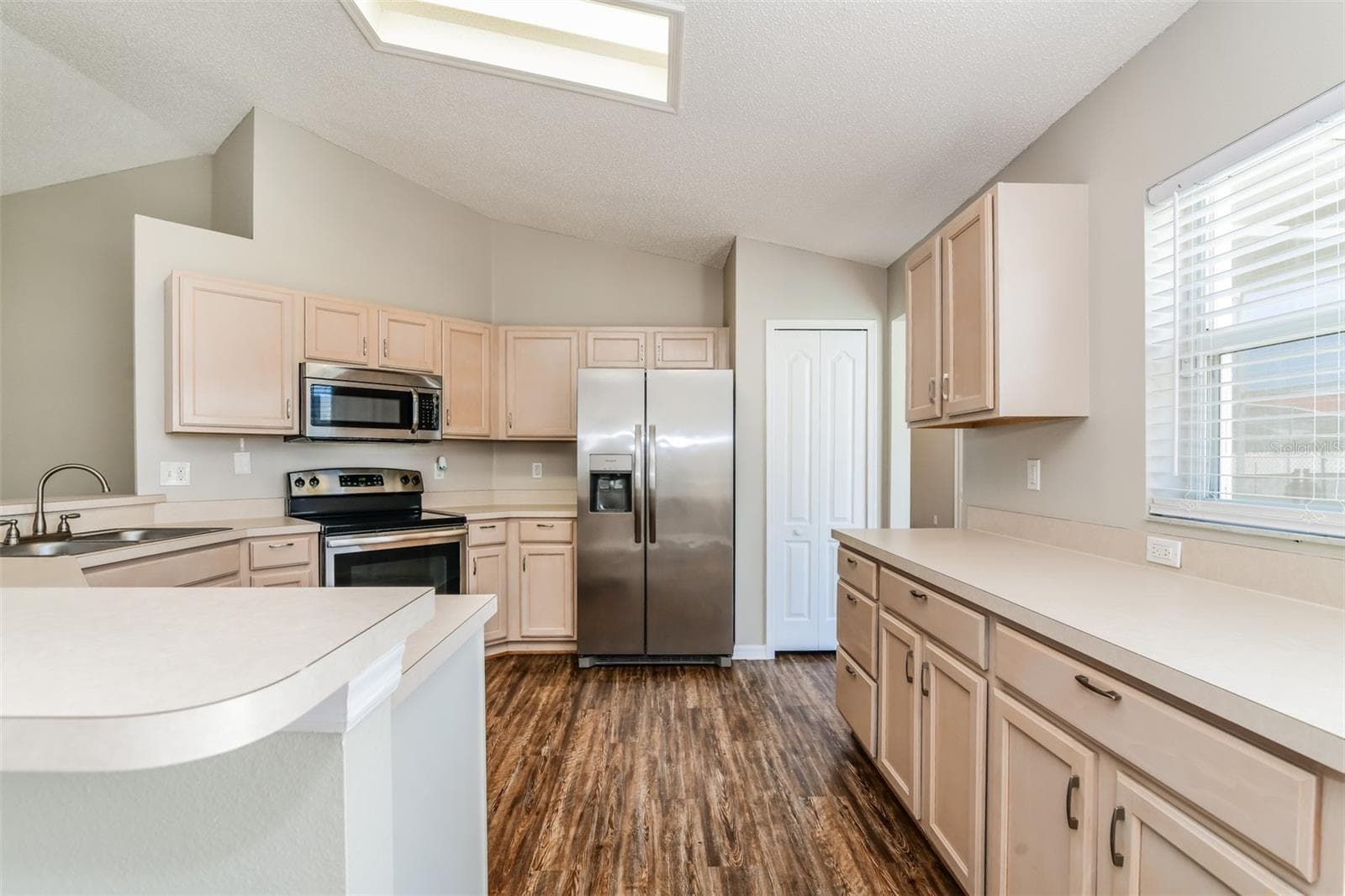 Single Family Residence at 8615 CAVENDISH DR, KISSIMMEE, photo 4 of 15