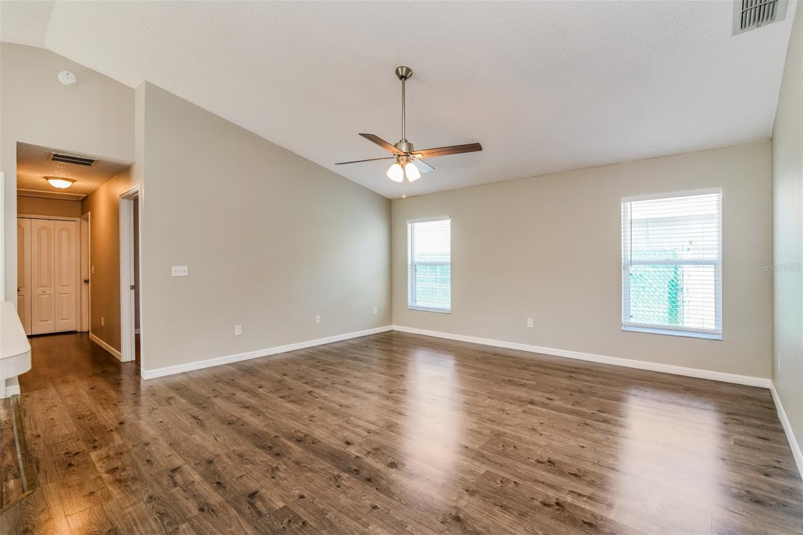 Single Family Residence at 8615 CAVENDISH DR, KISSIMMEE, photo 7 of 15