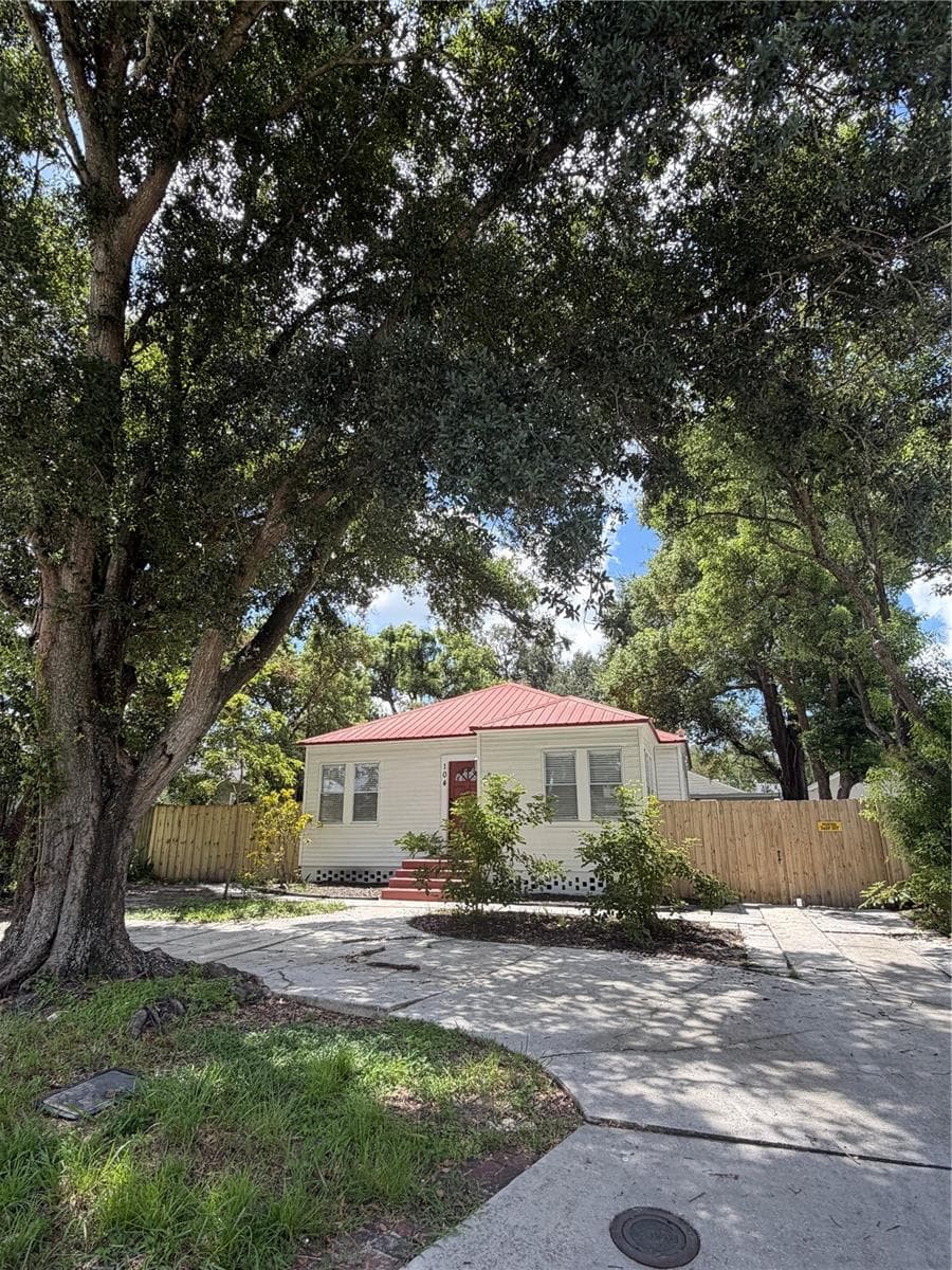 Single Family Residence at 104 W LAMBRIGHT ST, TAMPA, photo 5 of 70