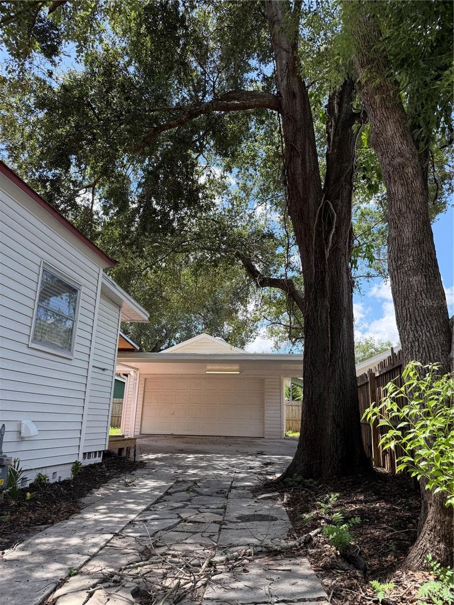 Single Family Residence at 104 W LAMBRIGHT ST, TAMPA, photo 67 of 70