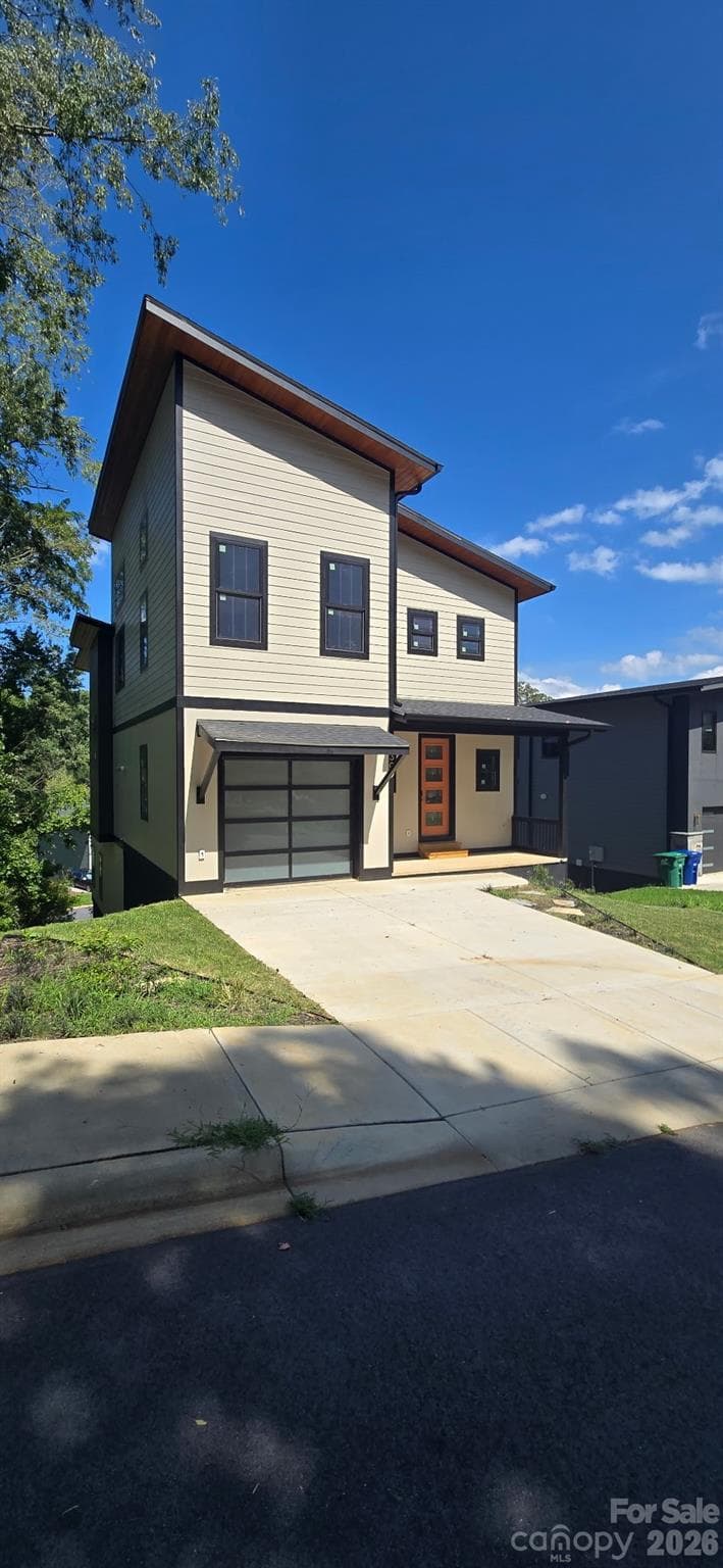 1 car garage and plenty of outdoor parking - 309 Iron Ridge Loop, Asheville