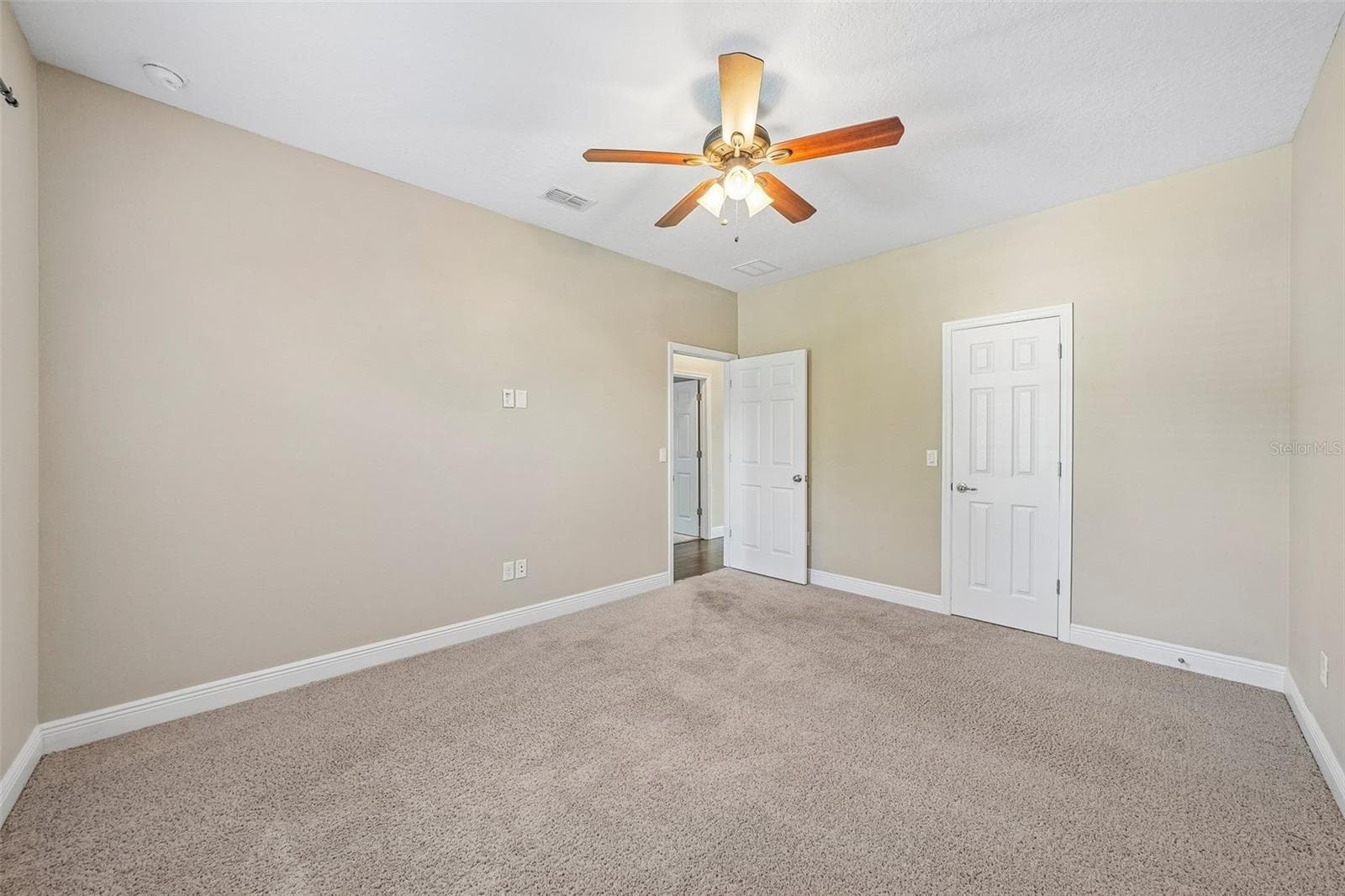 Single Family Residence at 19711 WELLINGTON MANOR BLVD, LUTZ, photo 22 of 39
