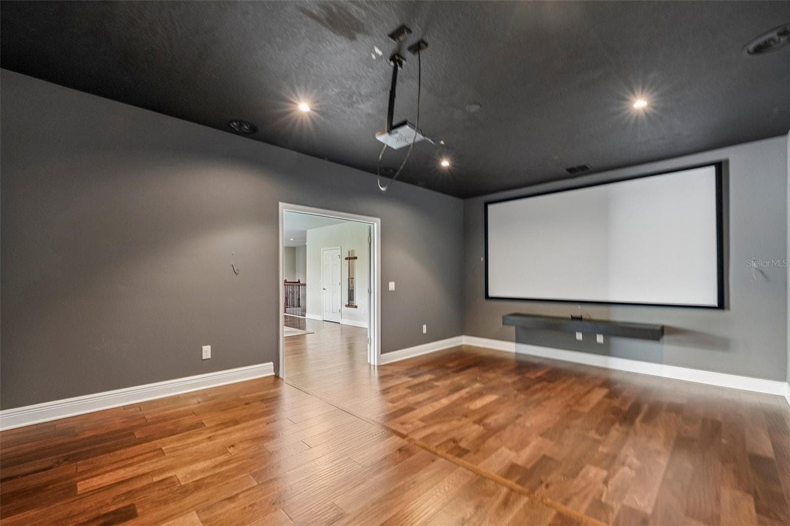 Single Family Residence at 19711 WELLINGTON MANOR BLVD, LUTZ, photo 27 of 39