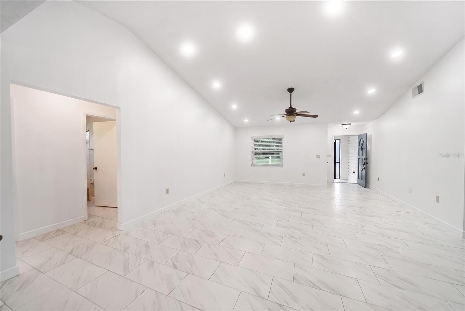 Single Family Residence at 112 WOODINGHAM DR, VENICE, photo 7 of 47