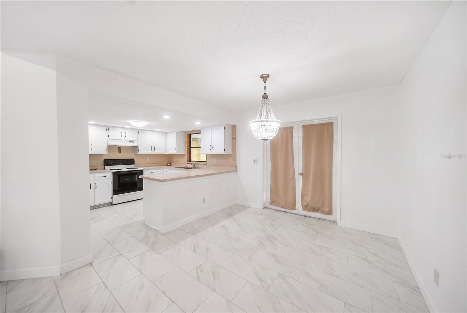 Dining area - 112 WOODINGHAM DR, VENICE