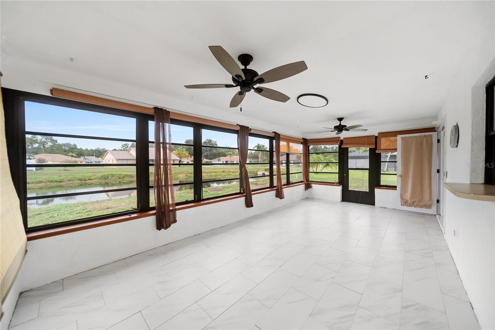 Single Family Residence at 112 WOODINGHAM DR, VENICE, photo 24 of 47