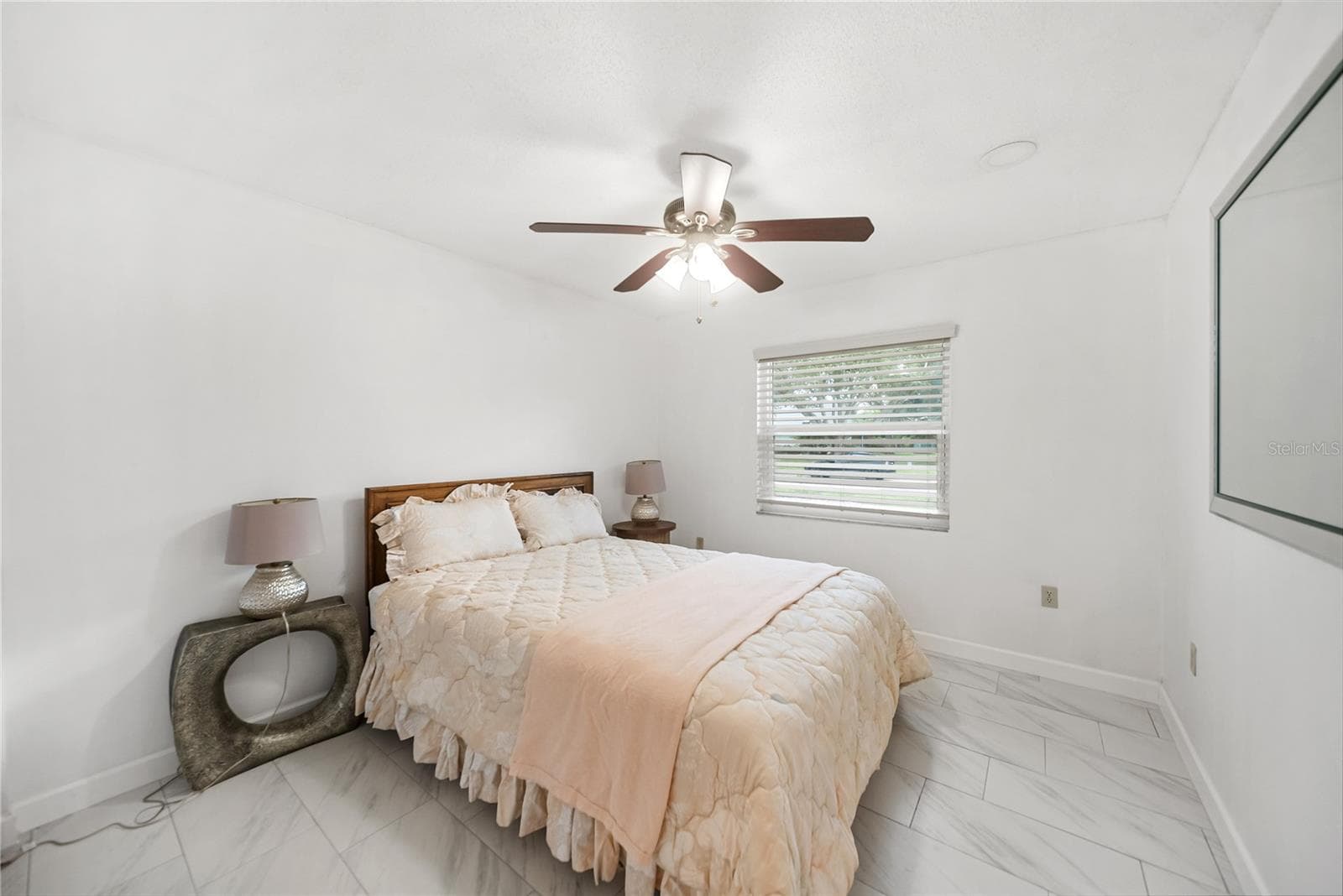 Second bedroom - 112 WOODINGHAM DR, VENICE