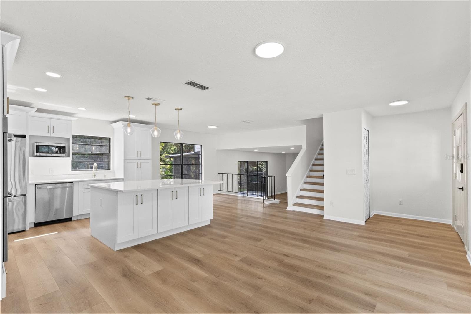 Single Family Residence at 3720 MURRAY DALE DR, VALRICO, photo 13 of 68