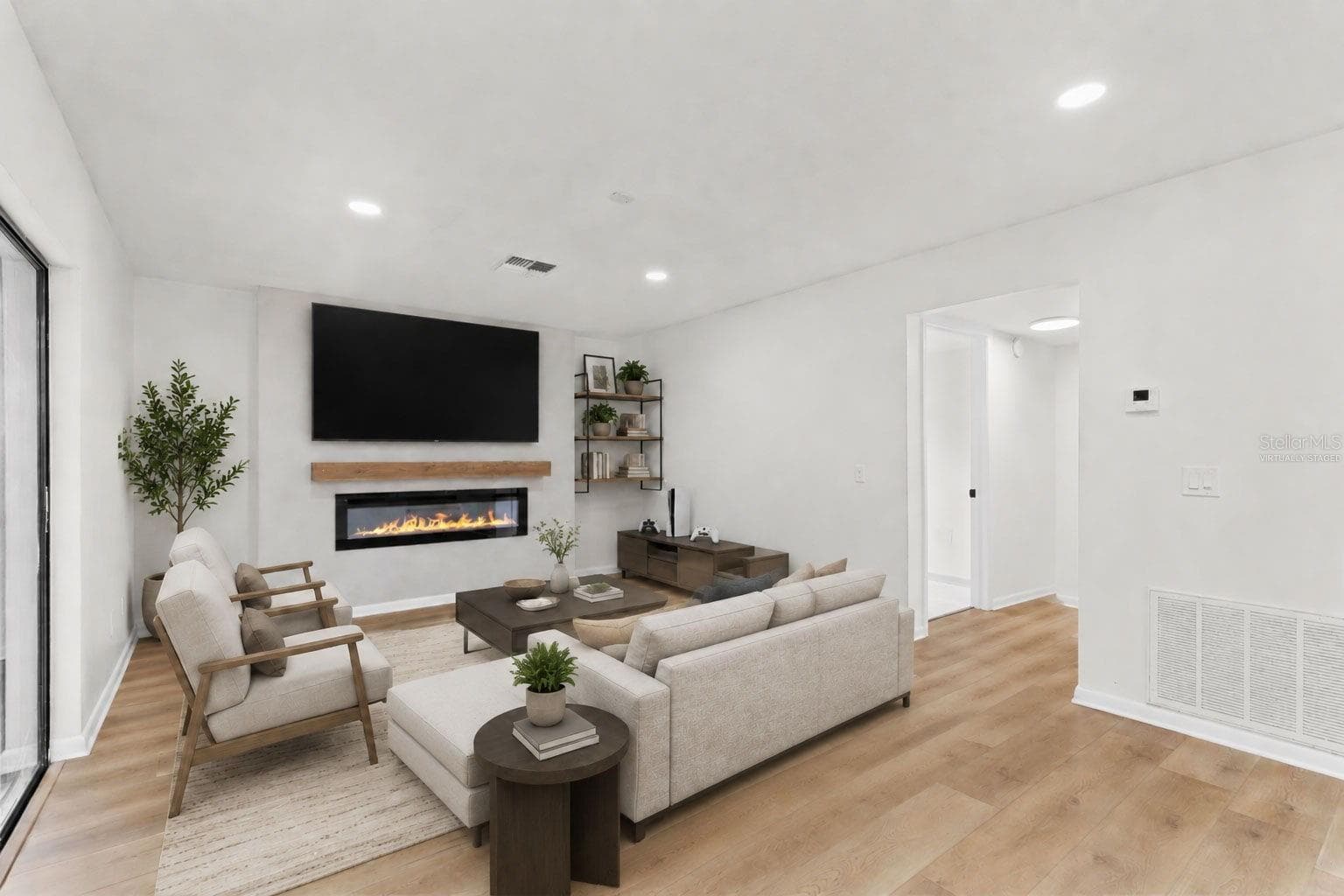 virtually staged - 3720 MURRAY DALE DR, VALRICO