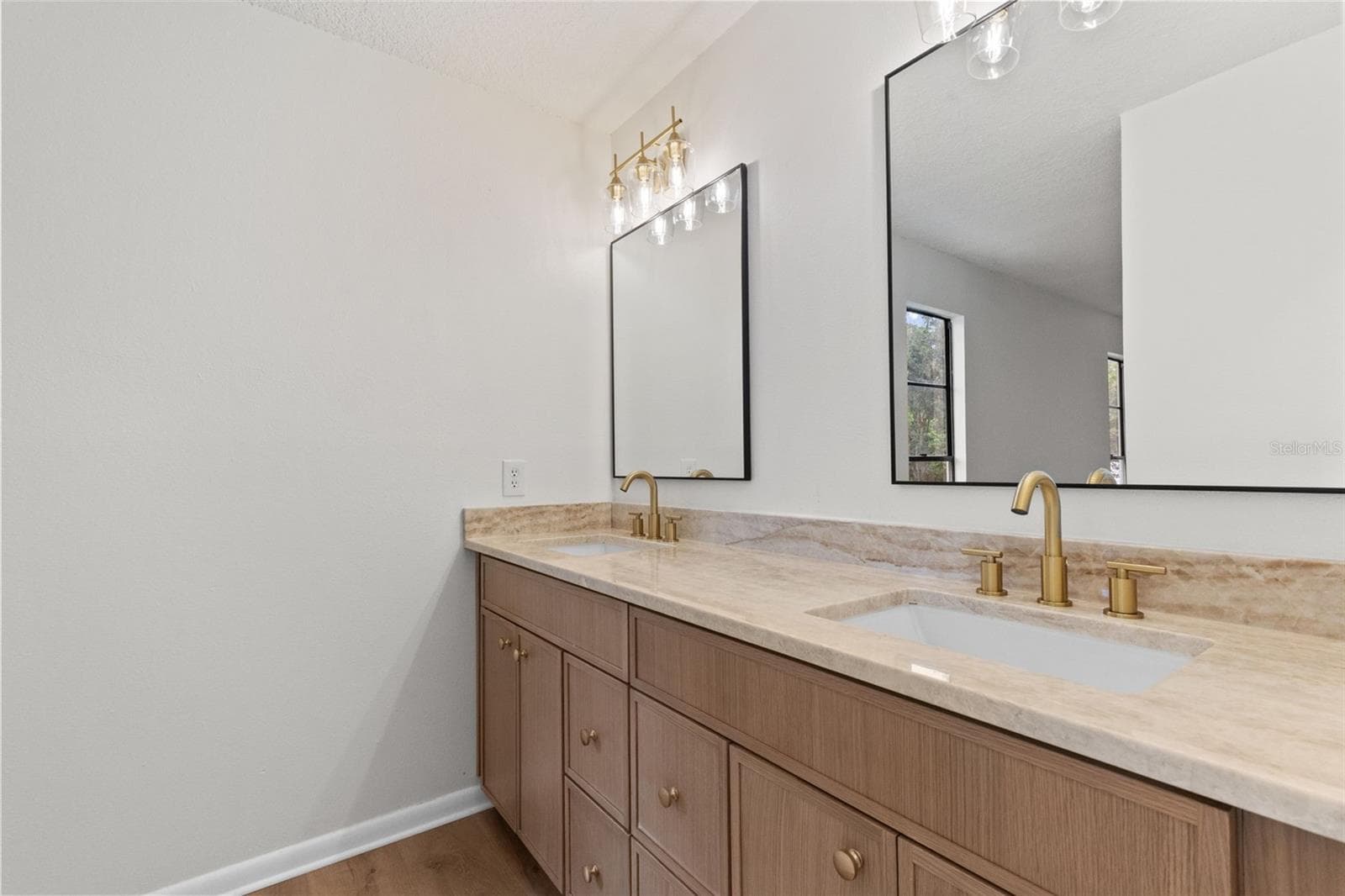 Primary bathroom - 3720 MURRAY DALE DR, VALRICO