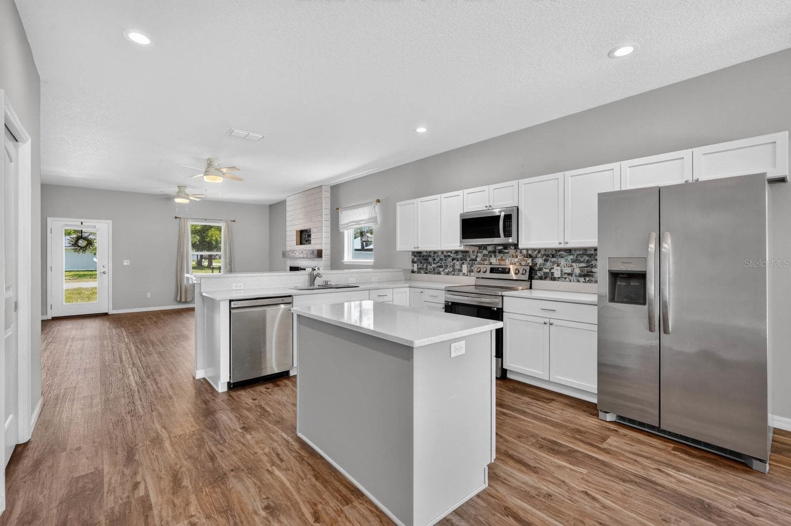 Single Family Residence at 3330 WILLOW OAK DR, EDGEWATER, photo 2 of 46