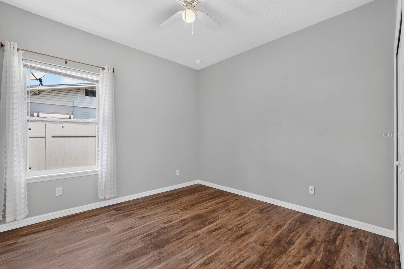 Single Family Residence at 3330 WILLOW OAK DR, EDGEWATER, photo 4 of 46