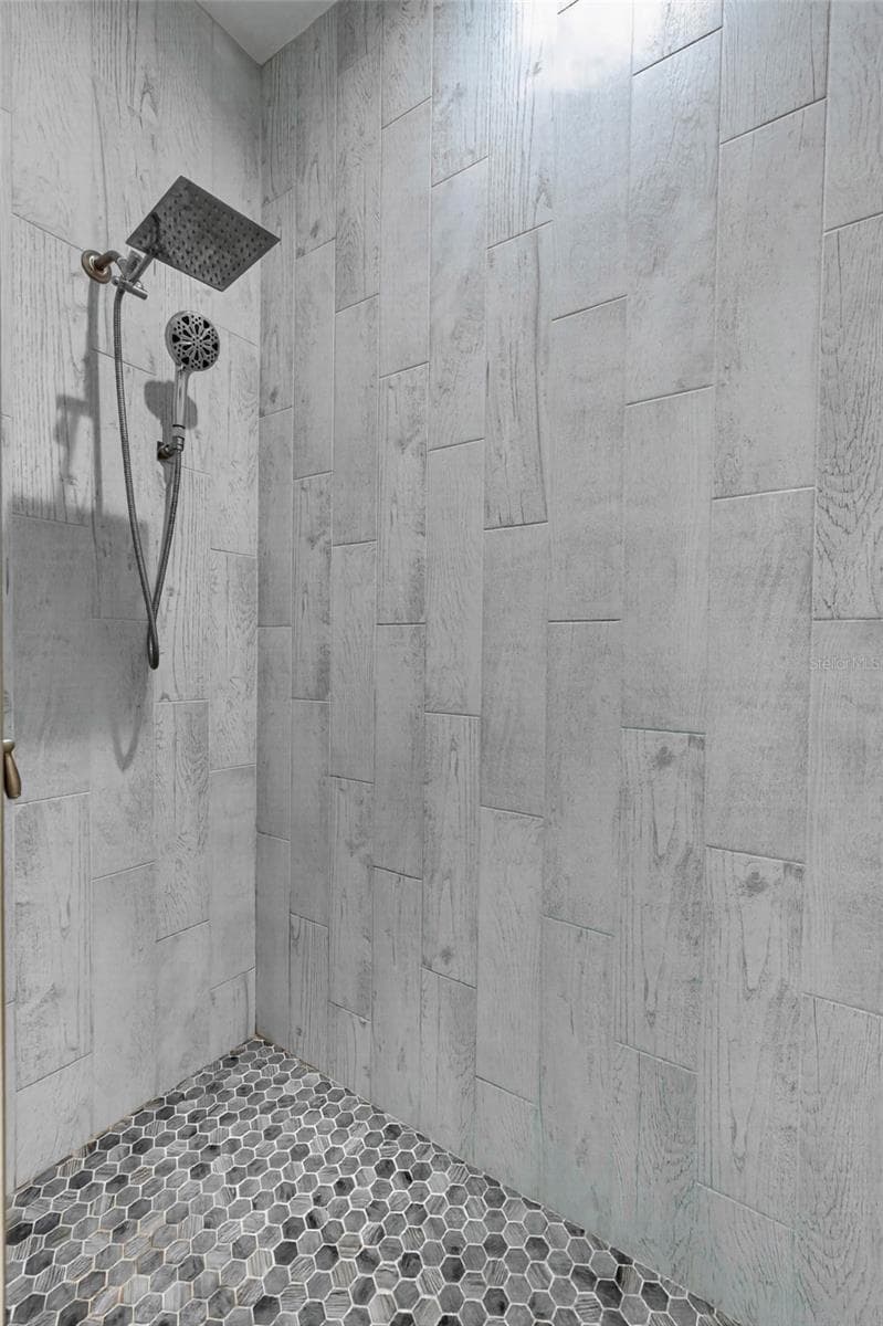 Single Family Residence at 3330 WILLOW OAK DR, EDGEWATER, photo 22 of 46