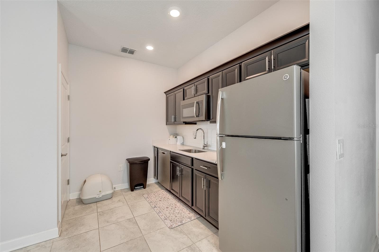 Multi-gen kitchenette - 2353 CRESCENT MOON ST, KISSIMMEE