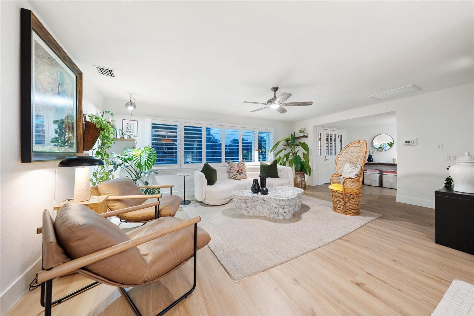 Come through the door and into pure relaxation! - 821 JACARANDA DR, LARGO