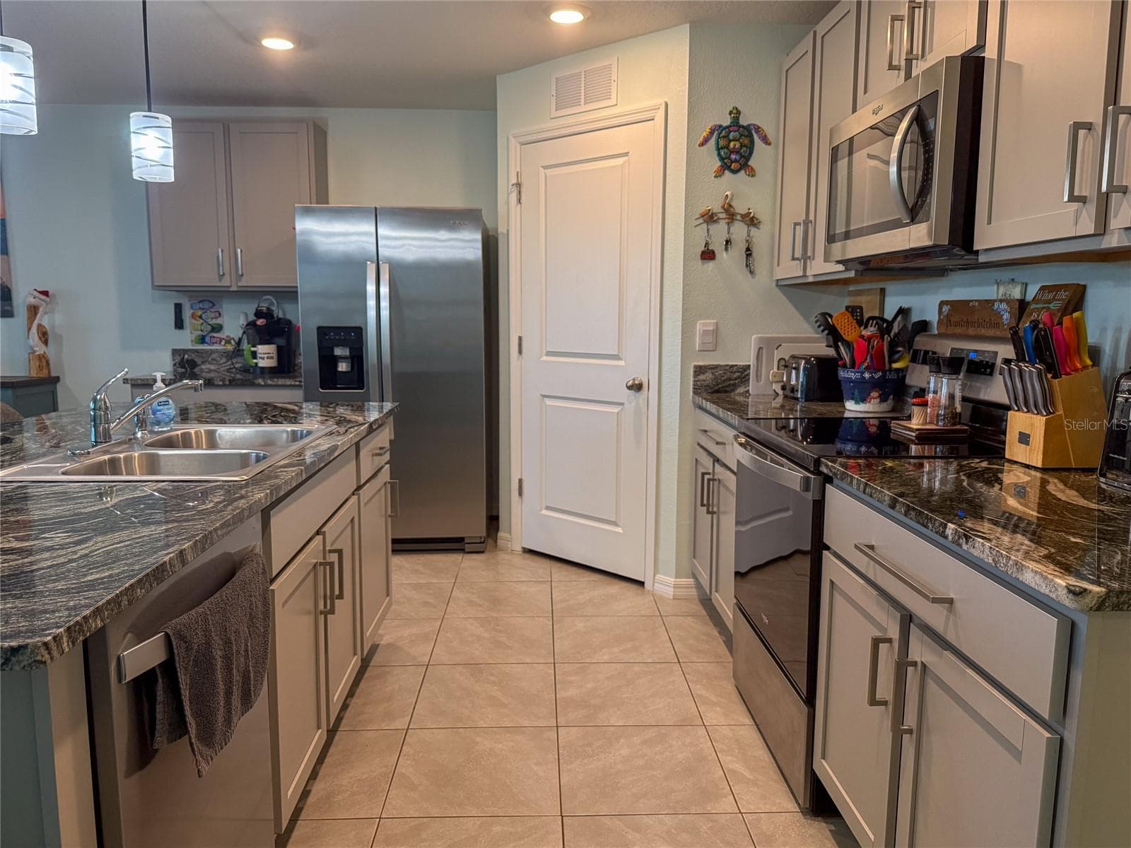 KITCHEN - 4120 QUIET RAIN CT, PALMETTO