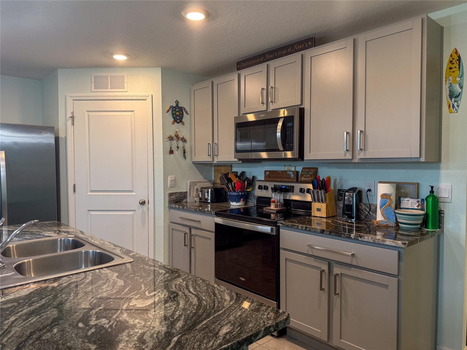 Single Family Residence at 4120 QUIET RAIN CT, PALMETTO, photo 12 of 69