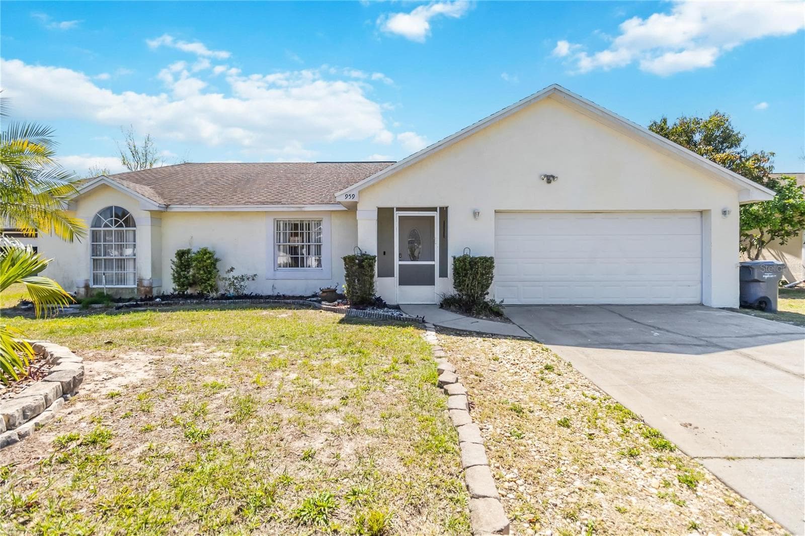 959 LOMA BONITA DR