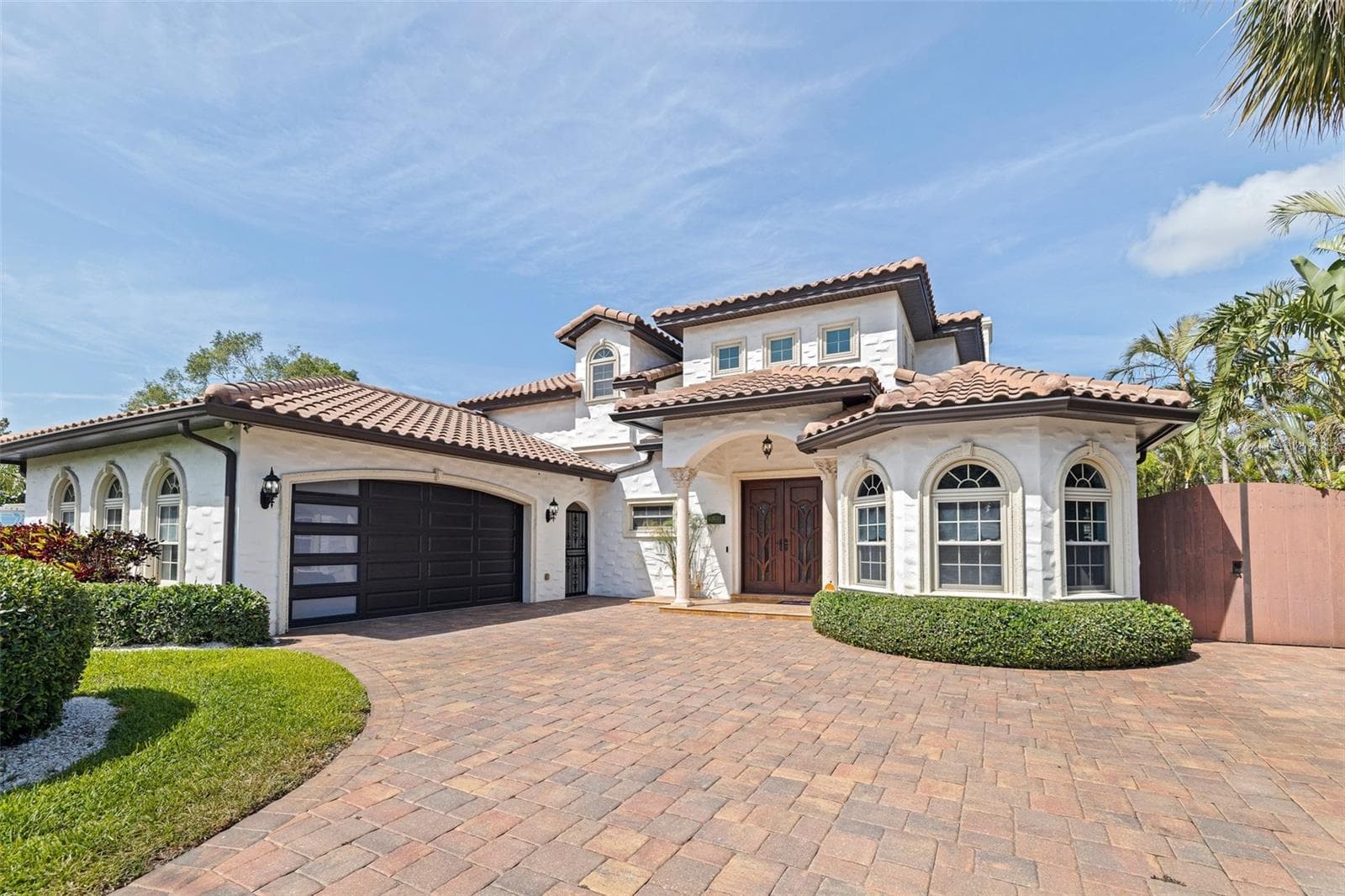 3931 POMPANO DR SE