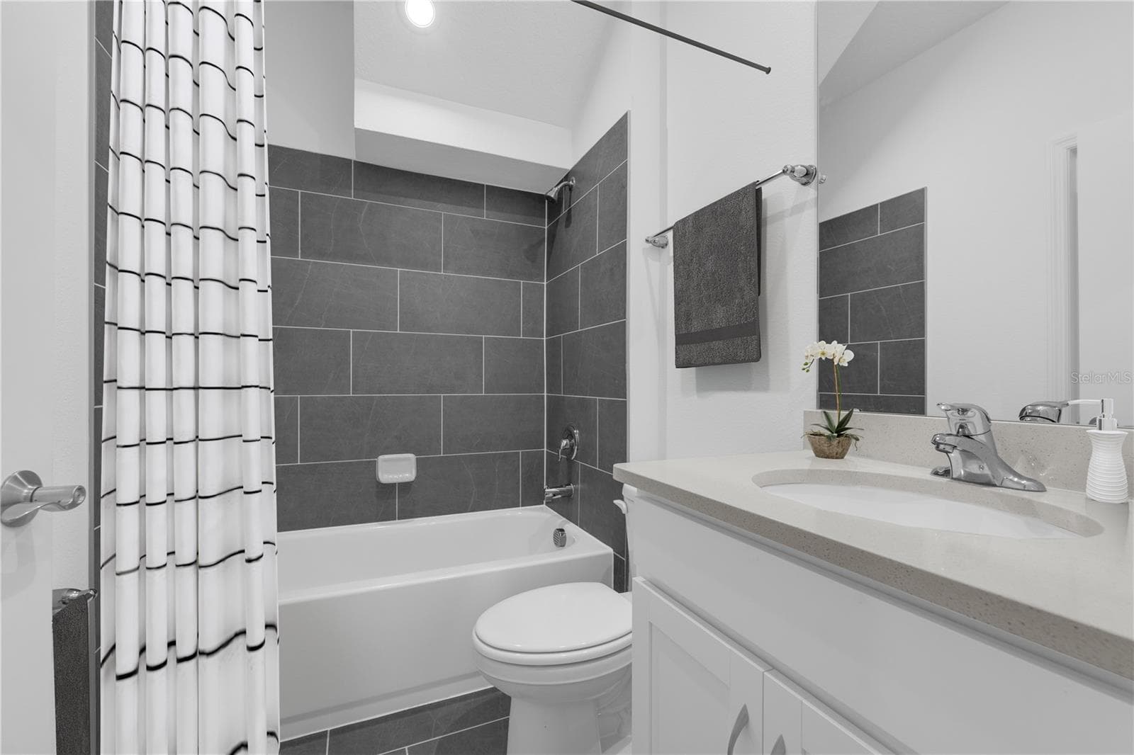 Single Family Residence at 10141 HUNTINGNET WAY, LEESBURG, photo 13 of 23