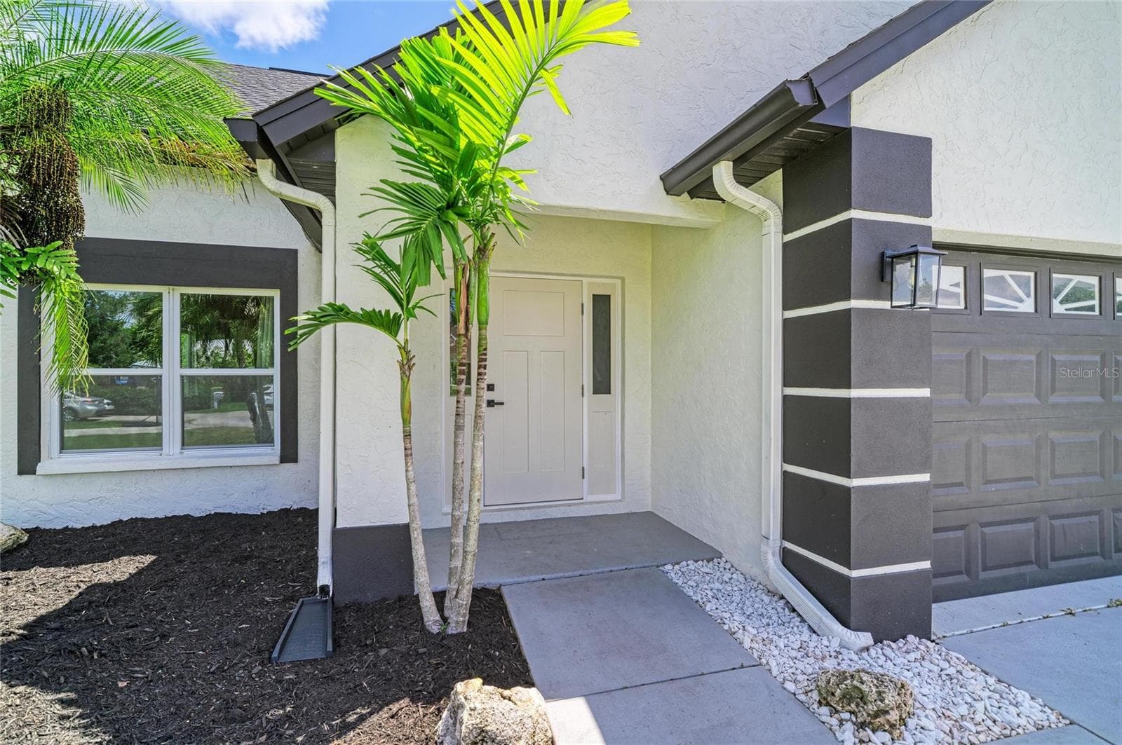 Covered front porch with brand new front door - 3220 37TH TER E, BRADENTON