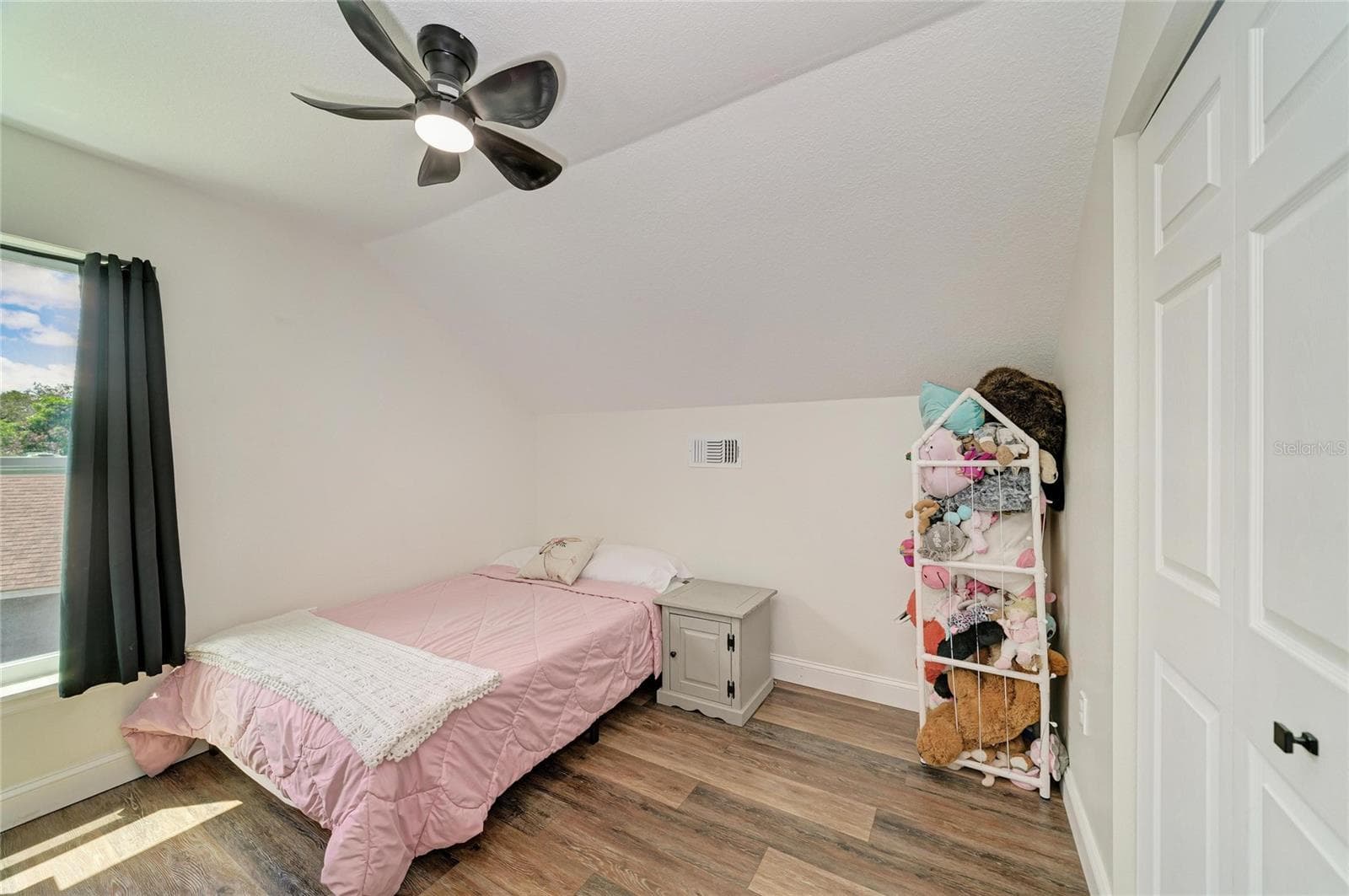 One of 4 spacious bedrooms on the second floor. - 3220 37TH TER E, BRADENTON