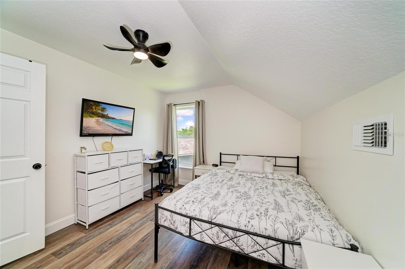 One of 4 spacious bedrooms on the second floor. - 3220 37TH TER E, BRADENTON