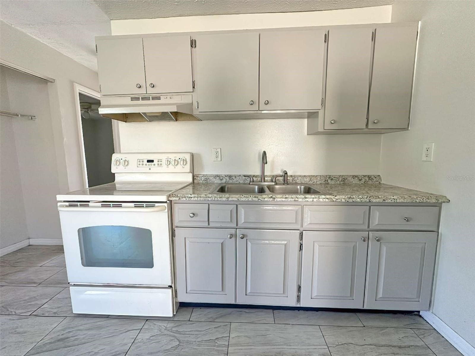 Duplex at 2908 E 22ND AVE, TAMPA, photo 11 of 31