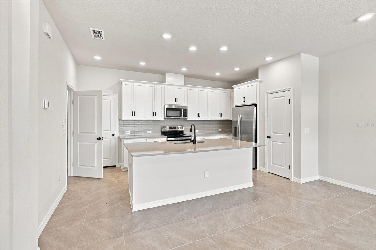 Kitchen - 5596 COOPERS HAWK CT, ST CLOUD