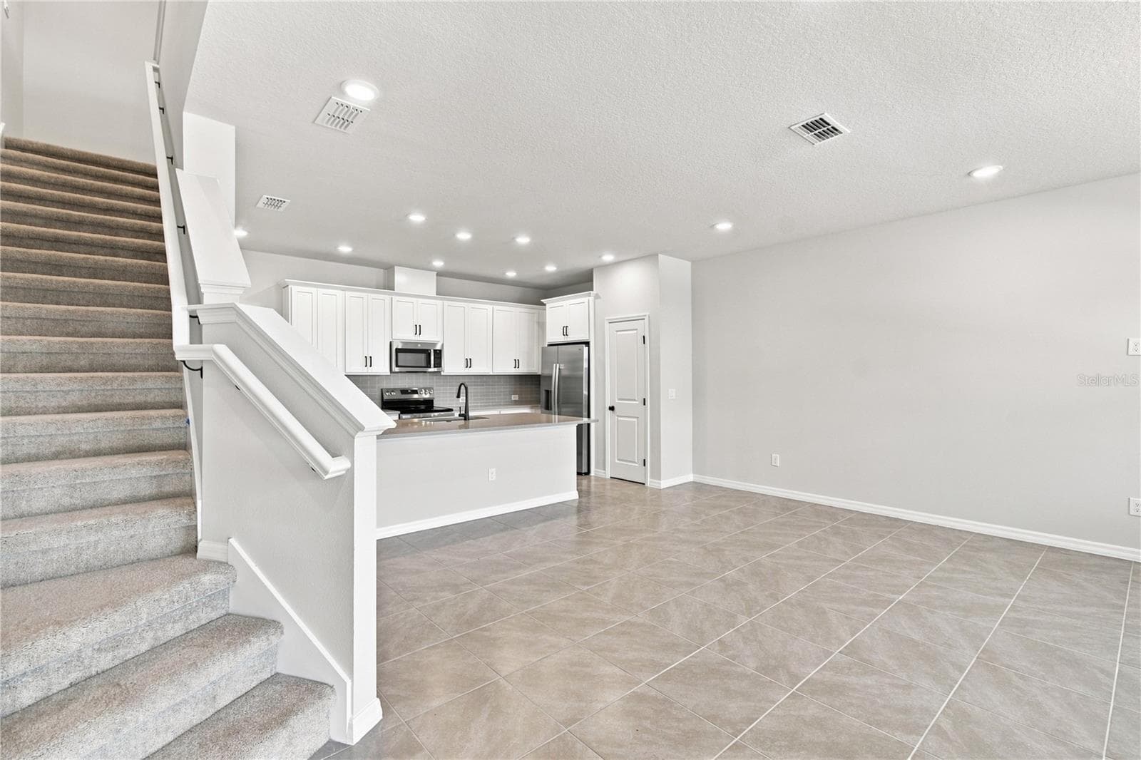 Family - 5596 COOPERS HAWK CT, ST CLOUD