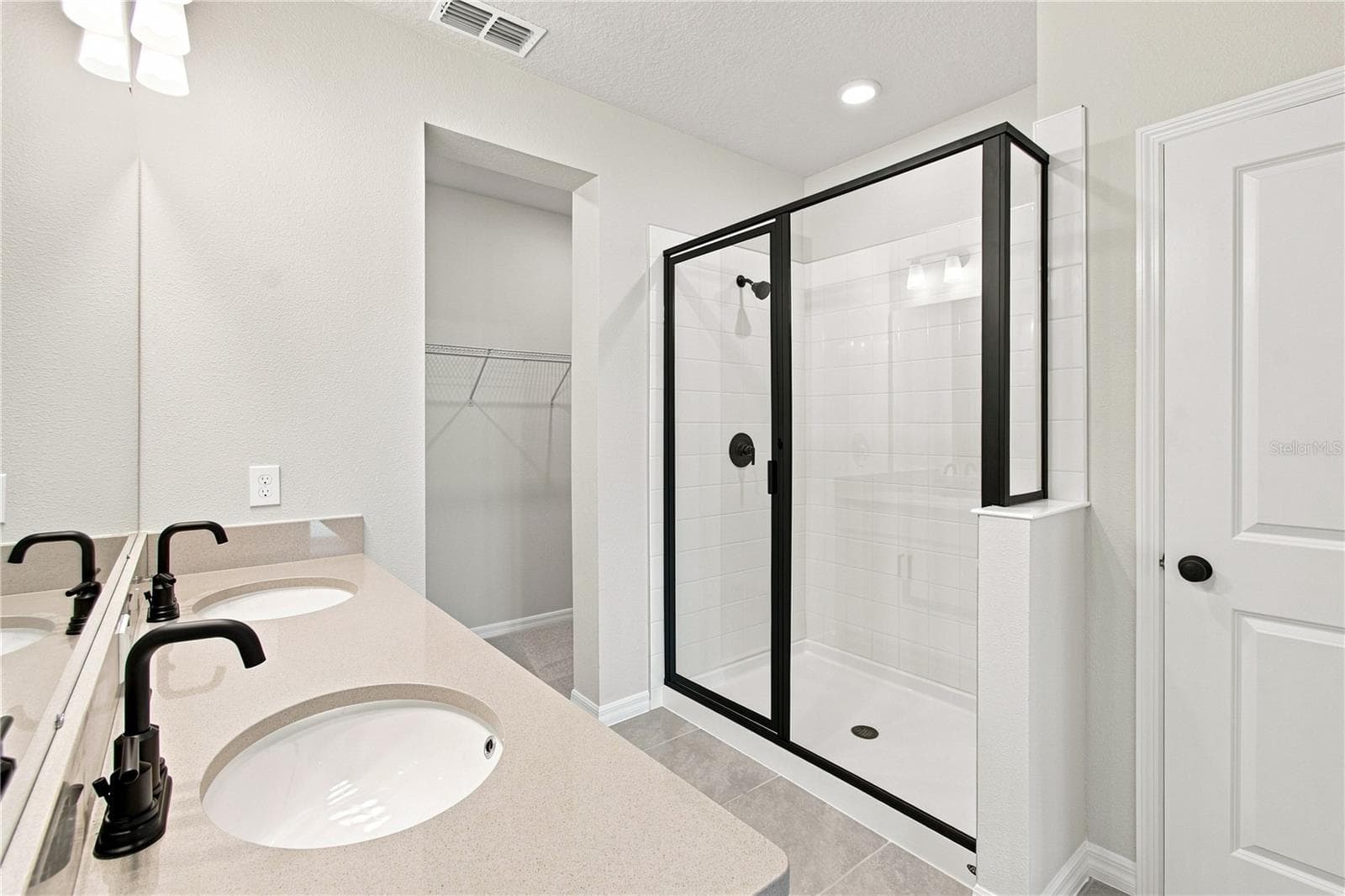 Owner's Bath - 5596 COOPERS HAWK CT, ST CLOUD