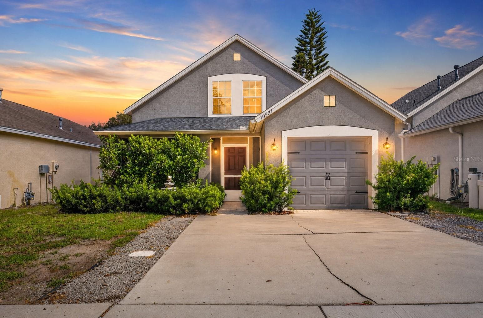 10521 LAKESIDE VISTA DR