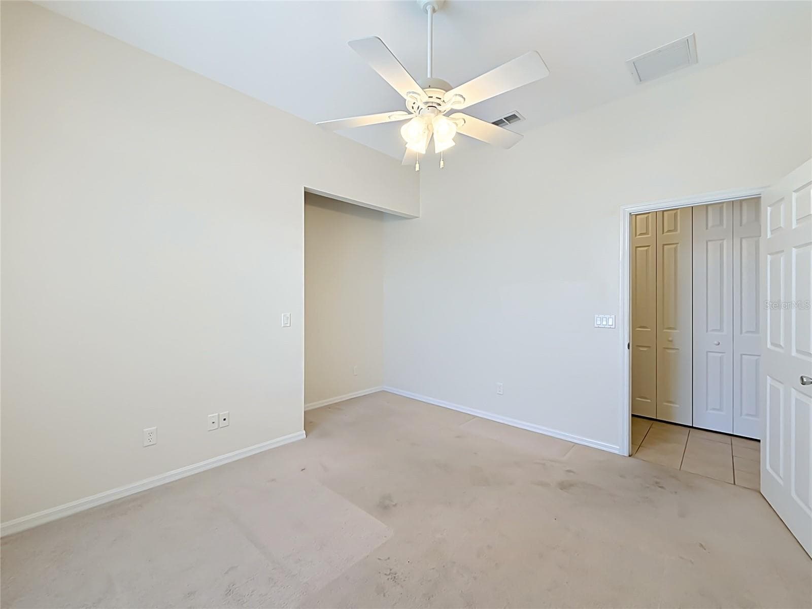 Craft room/den/office/bedroom. Closet space can be made your way. - 11932 SE 179TH ST, SUMMERFIELD
