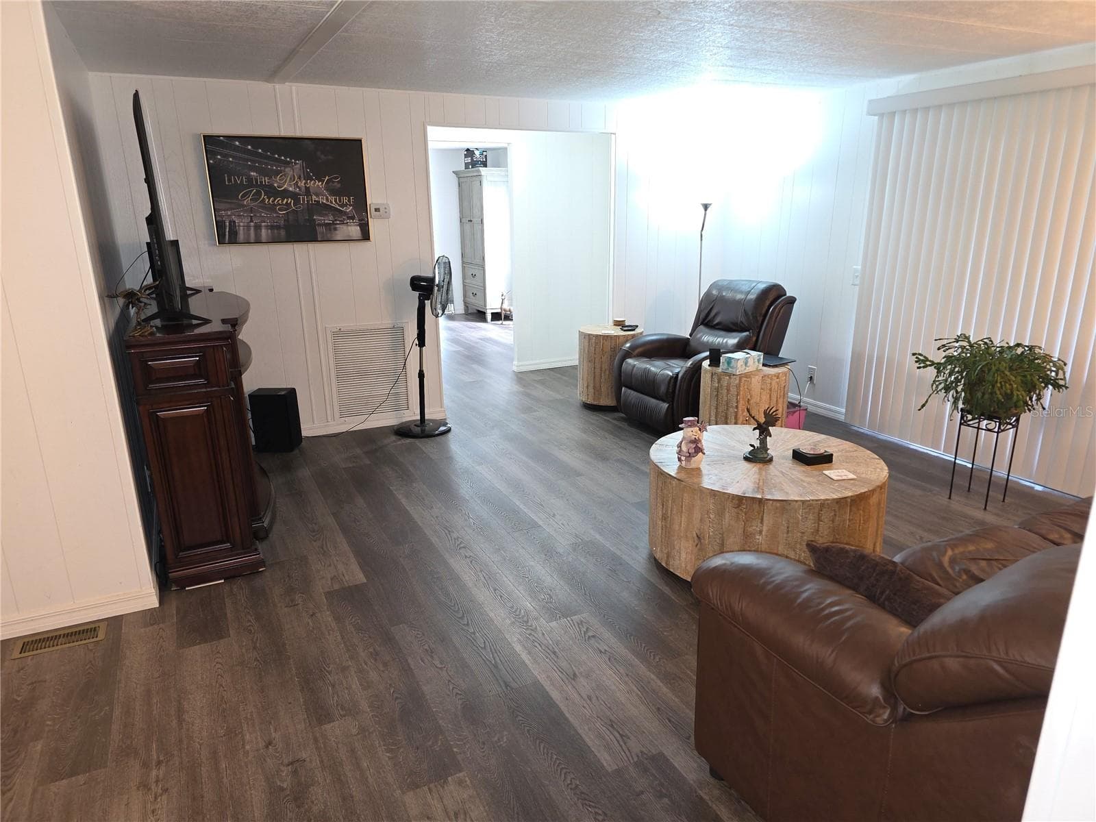 Manufactured Home at 102 BAREFOOT TRL, PORT ORANGE, photo 7 of 20