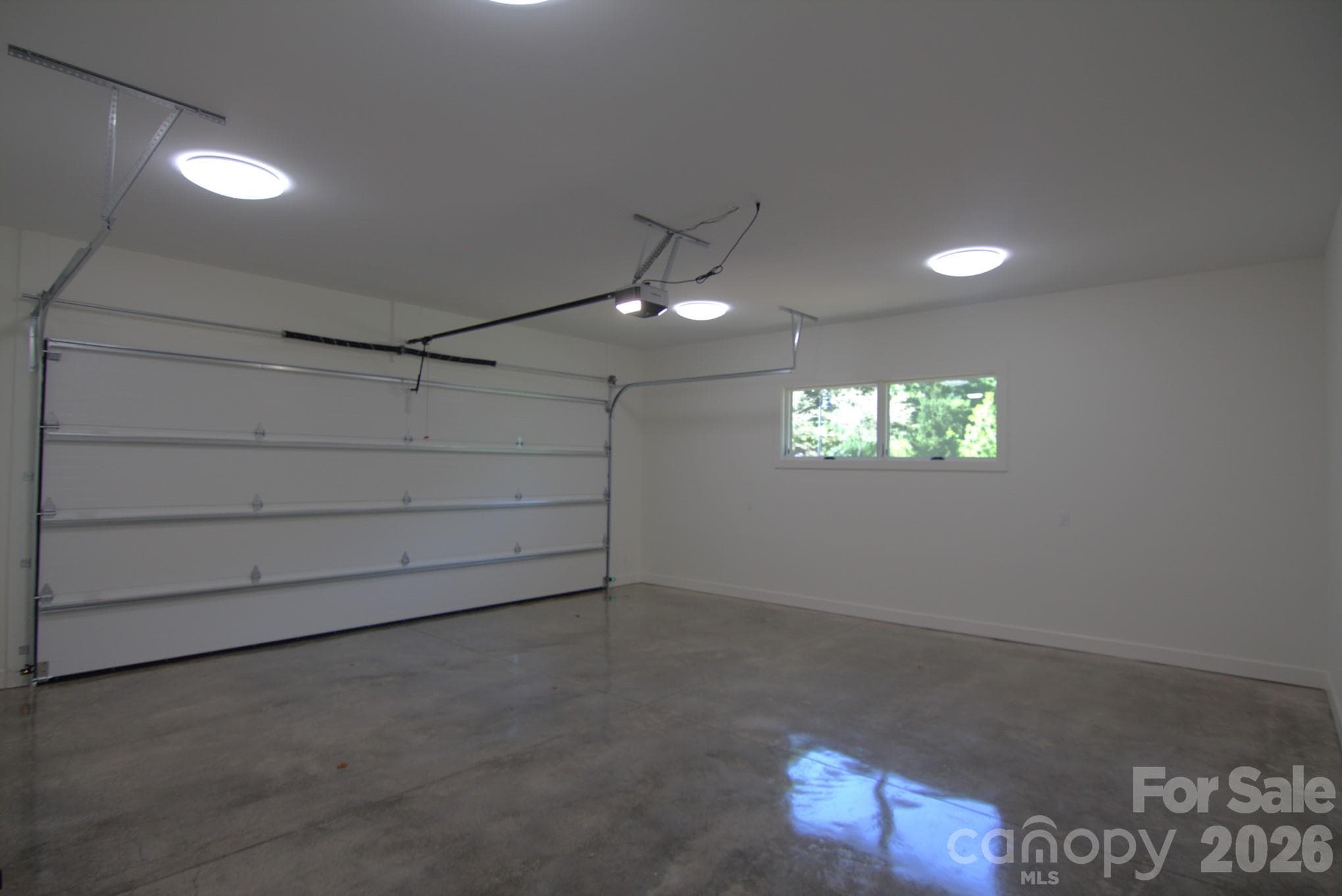 Main Level Garage - 47 Versailles Lane, Asheville