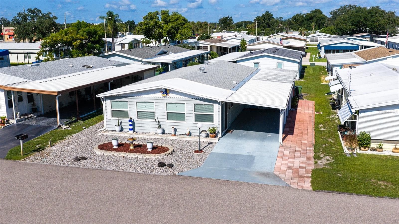 FRONT EXPOSURE - 6703 CANTERBURY DR NE, WINTER HAVEN