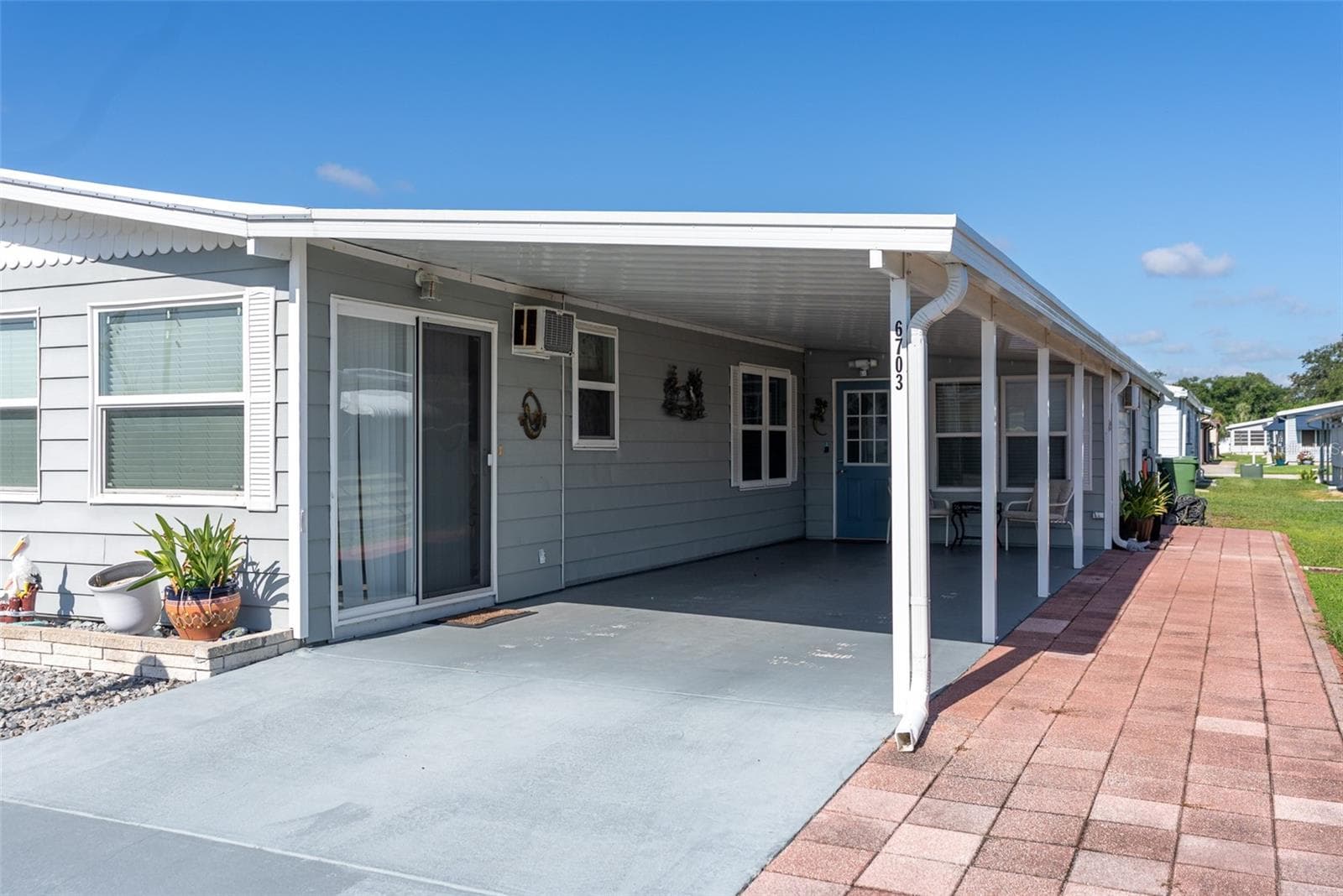 FRONT EXPOSURE - 6703 CANTERBURY DR NE, WINTER HAVEN