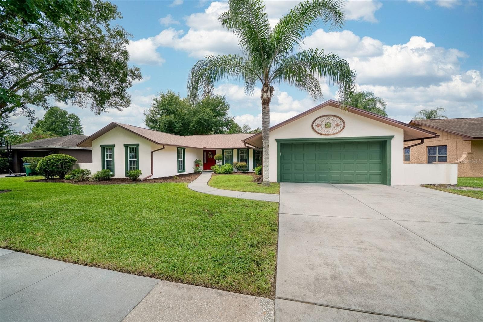 943 FAIRWAY DR