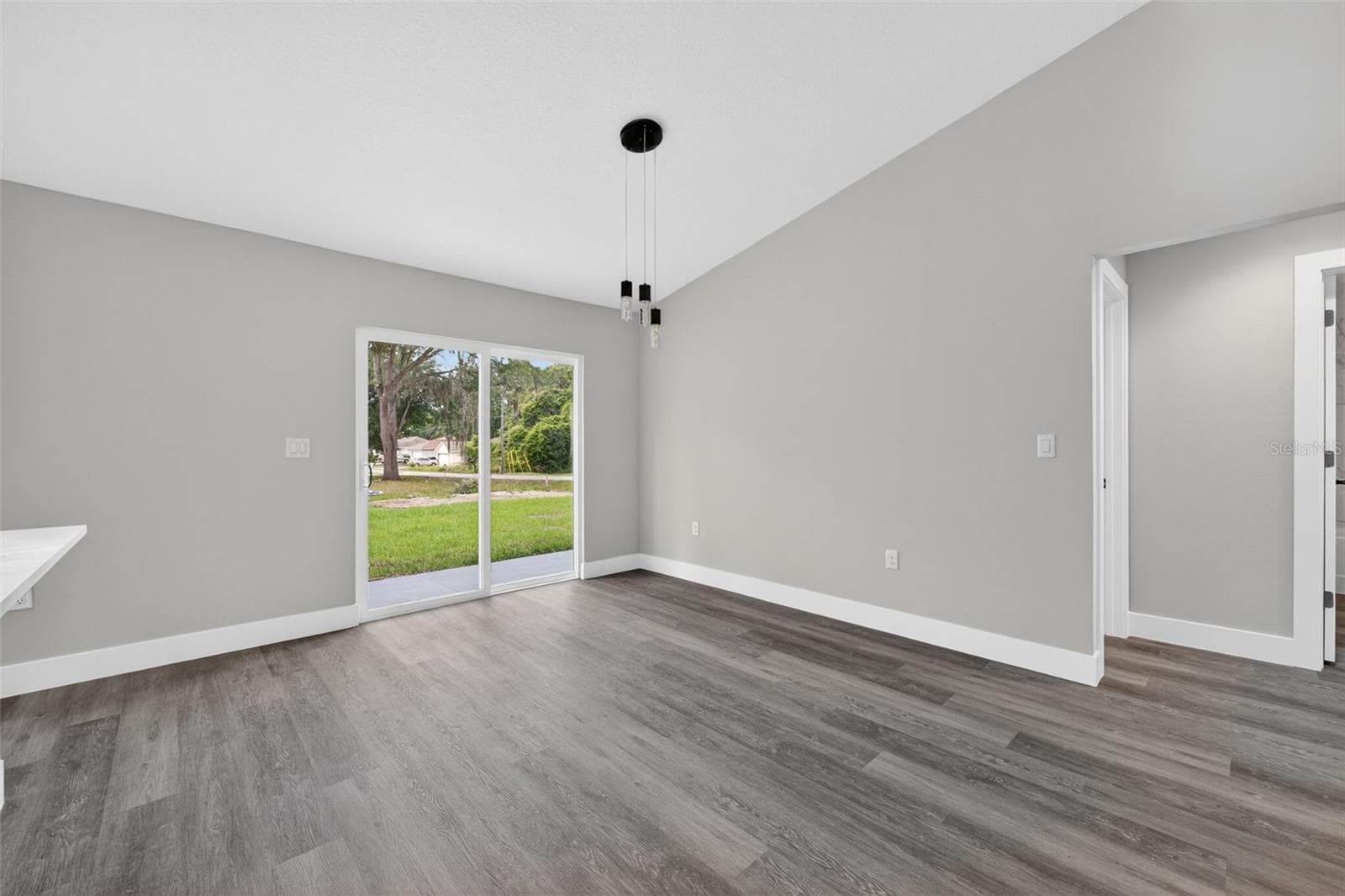 Single Family Residence at 24303 SW SAILBOAT DR, DUNNELLON, photo 15 of 33